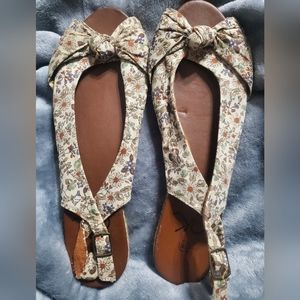 🍀OK Size 10M Flat Floral Slingback